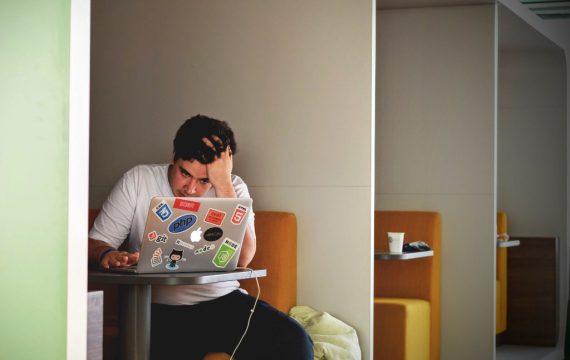 Panduan Kerja Online dan 17 Situs Lowongan Freelance