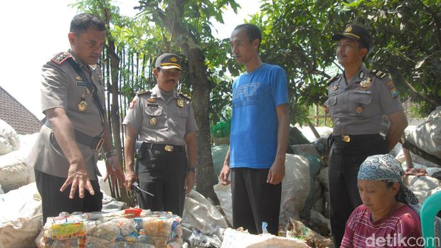 [img.6] Bisnis daur Ulang Brigadir Iwan